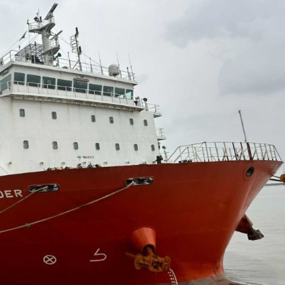 Vessel Chartering & Ship Brokering